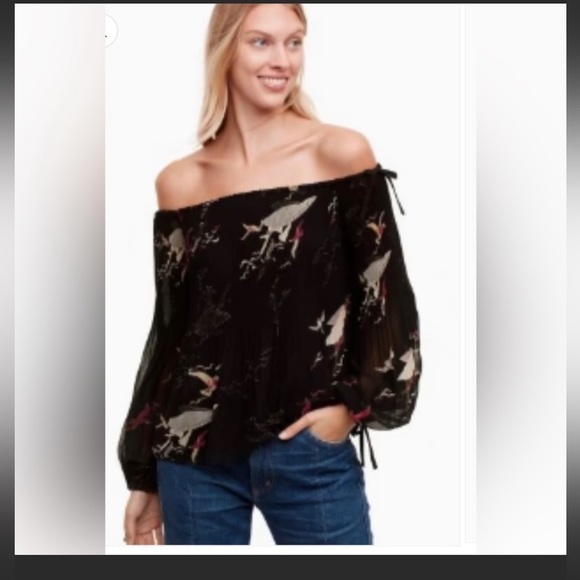 Aritzia Wilfred Talence Off Shoulder Blouse in foulard Black pattern XS women - Picture 3 of 9